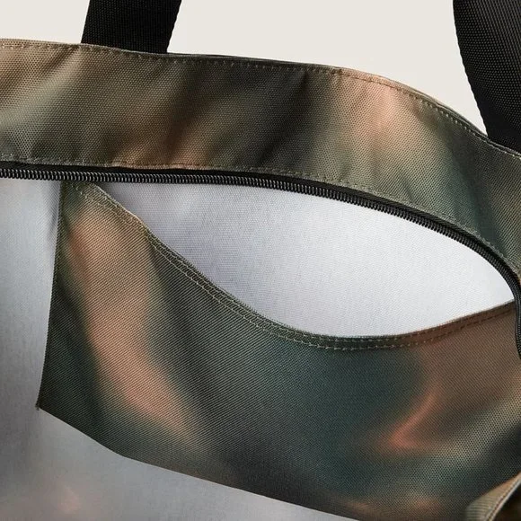 💥💥VICTORIA'S SECRET VS PINK Weekender Tote💥💥 - Picture 4 of 4